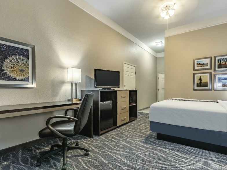 More Photos Of 4929 W McDowell Rd, Phoenix Hotel For Sale