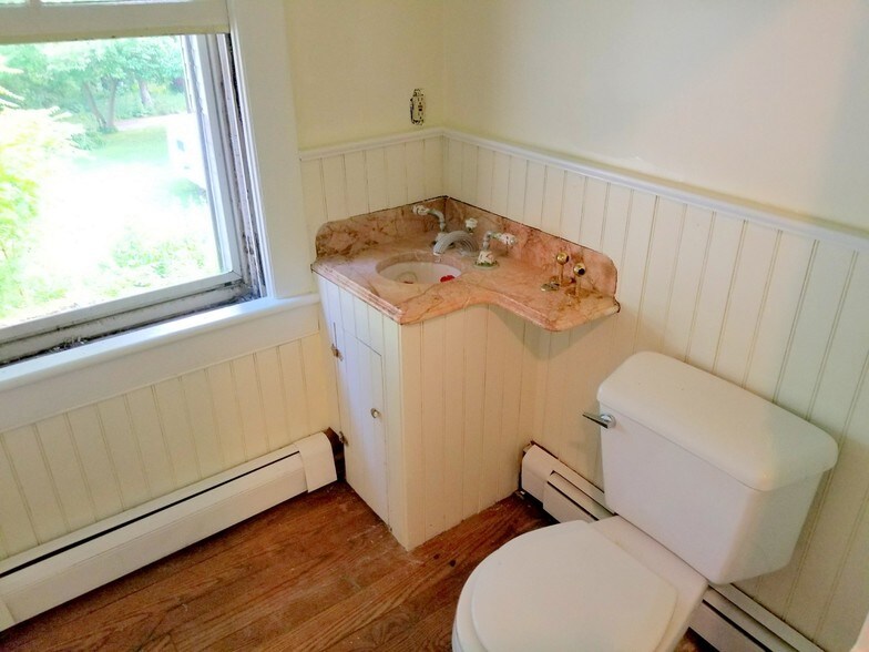 More Photos Of 325 Front St, Belvidere Office For Lease
