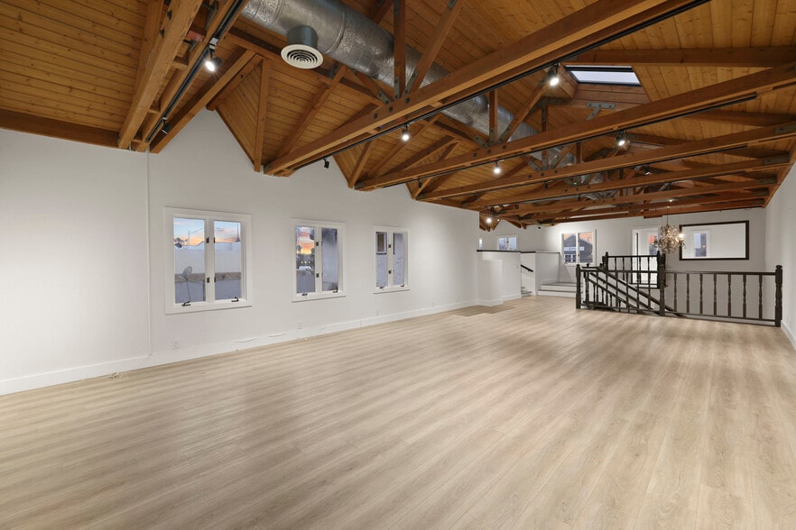 More Photos Of 2436 W Coast Hwy, Newport Beach Office For Lease