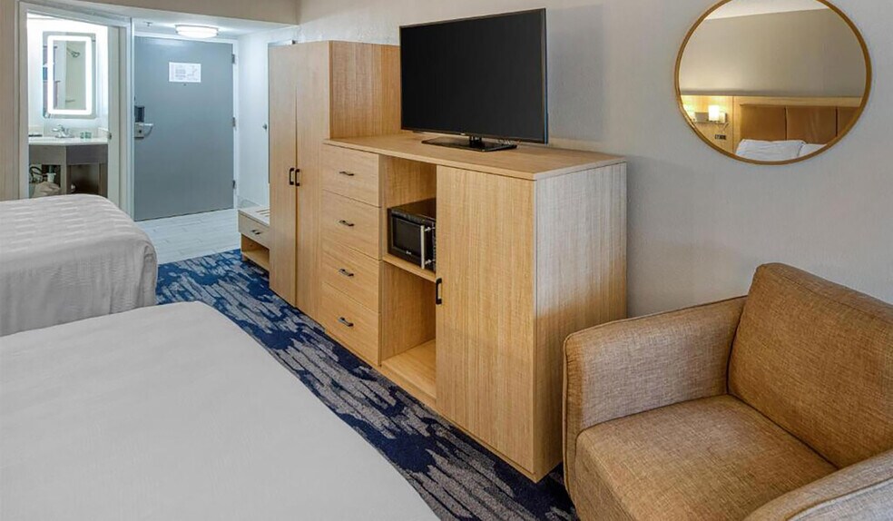 More Photos Of 1030 State Road 229, Batesville Hotel For Sale