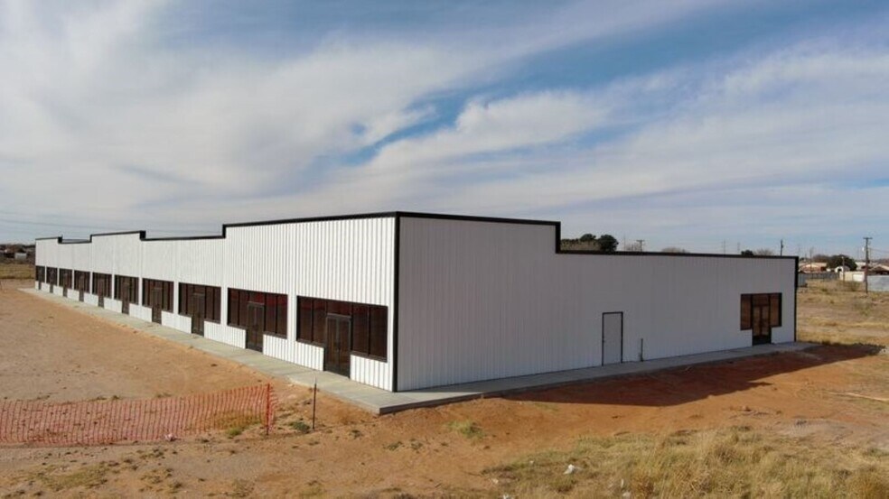 More Photos Of 10700 42nd St, Odessa Flex For Lease