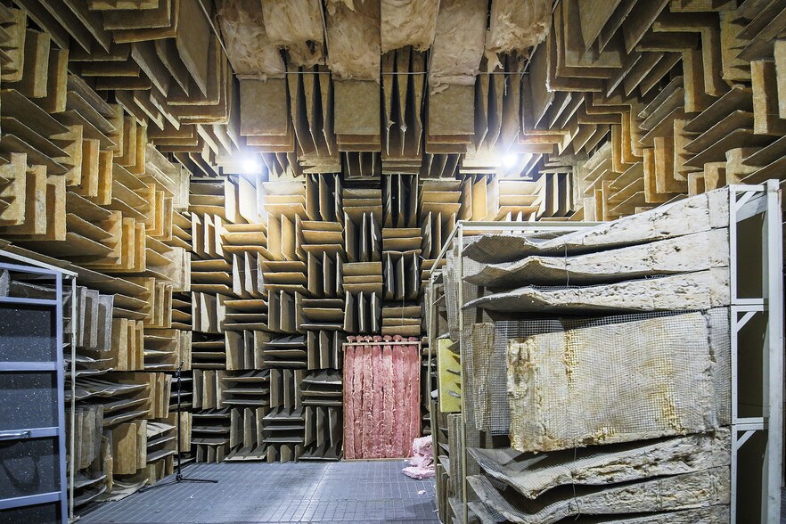 More Photos Of 25132 Rye Canyon Loop, Valencia Warehouse For Sale