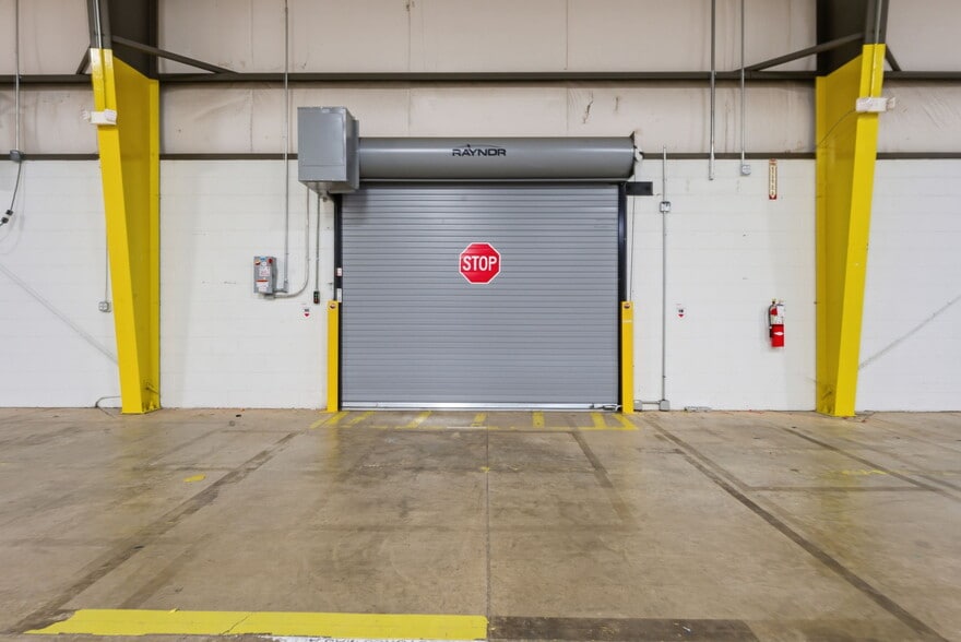 More Photos Of 324 Industrial Park Rd, Franklin Manufacturing For Lease