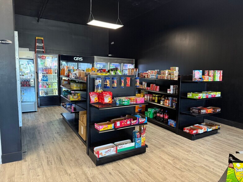 More Photos Of 300 SW 17th Ave, Miami Fast Food For Lease