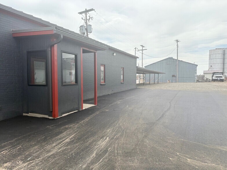 More Photos Of 212 W 1st St, Ogallala Office For Sale