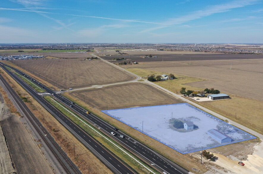 More Photos Of 5860 Limmer Loop, Hutto Land For Lease