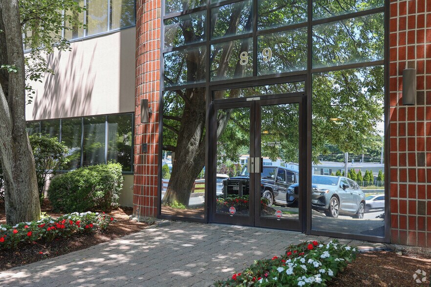 More Photos Of 89 Newbury St, Danvers Office For Lease