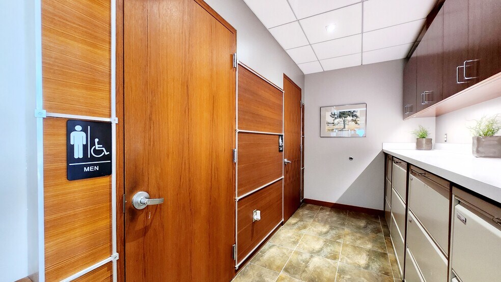 More Photos Of 8700 Executive Woods Dr, Lincoln Office For Lease