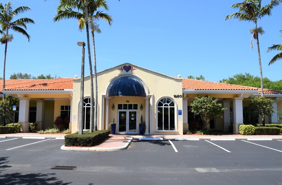 More Photos Of 1680 S Central Blvd, Jupiter Medical For Lease