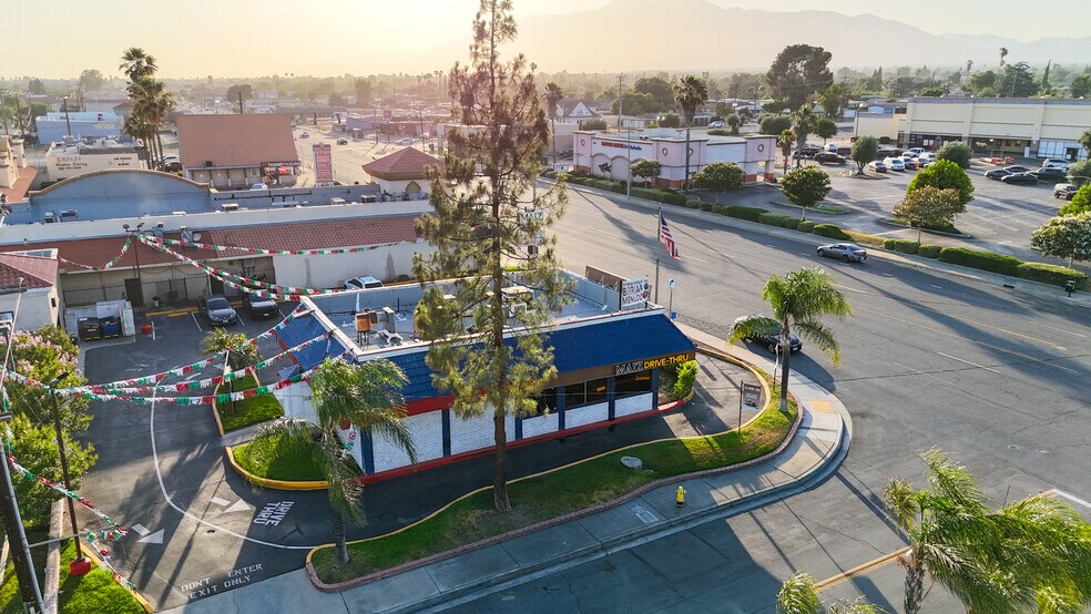 More Photos Of 201 W Foothill Blvd, Rialto Fast Food For Sale