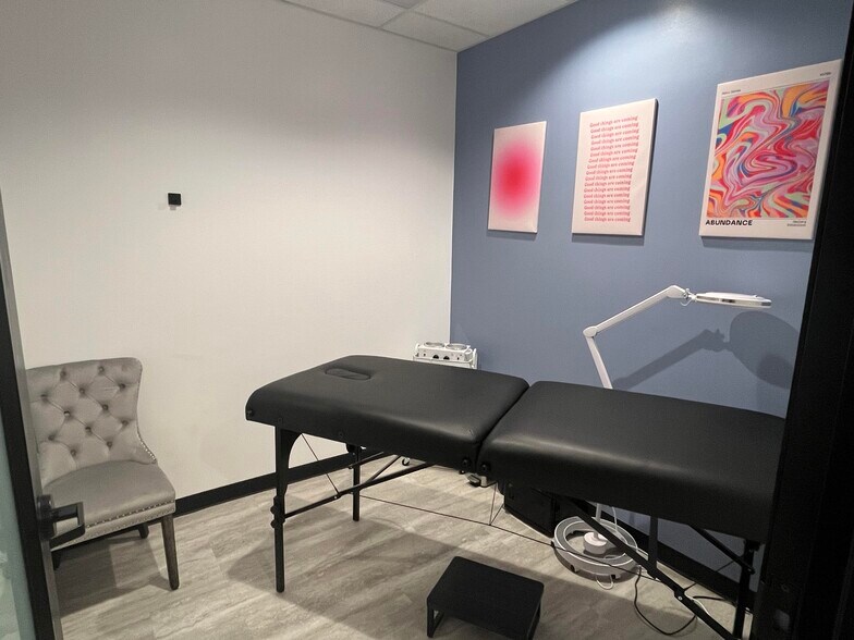 More Photos Of 5823 Prosperity Crossing, Charlotte General Retail For Lease