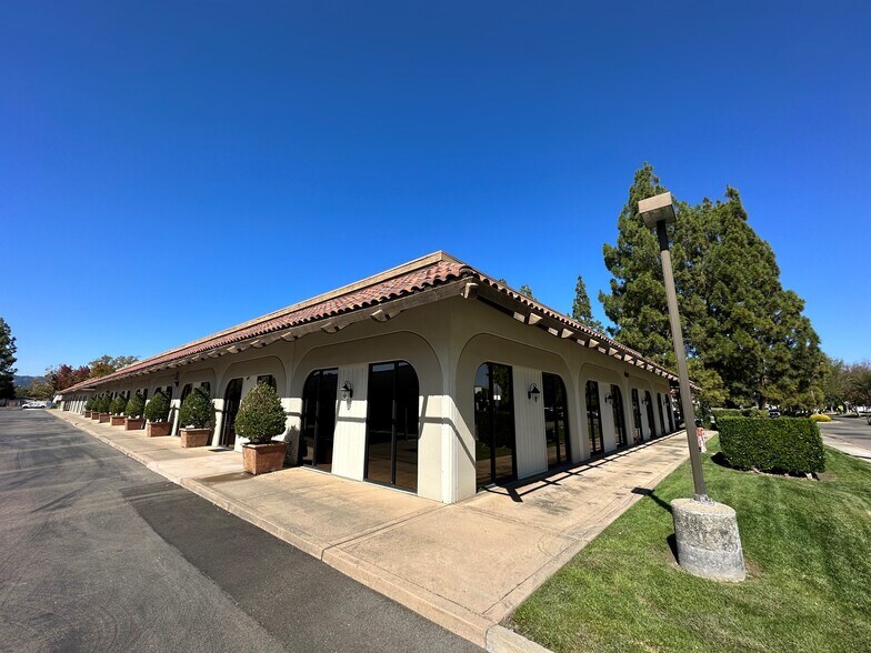More Photos Of 1020 Serpentine Ln, Pleasanton Medical For Lease