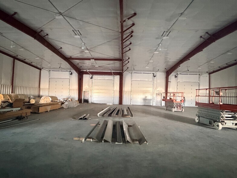 More Photos Of 2605 Robertson Dr, Richland Warehouse For Lease