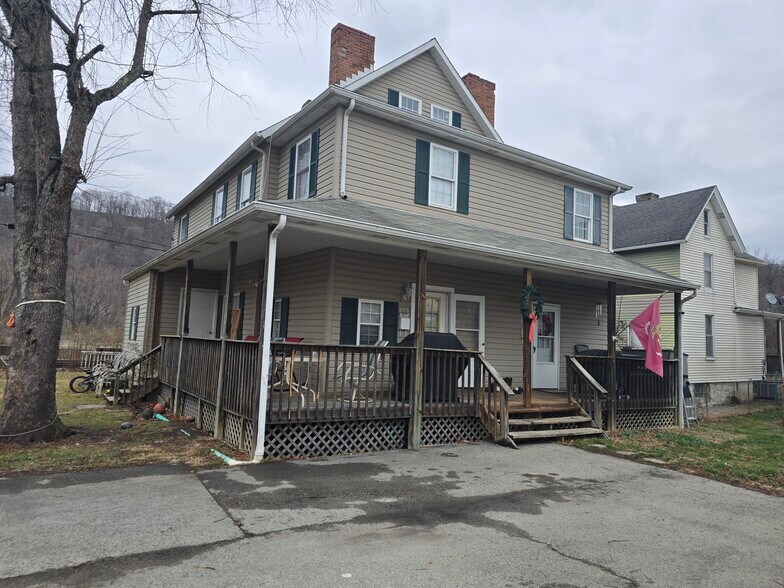 Primary Photo Of 804 Railroad St, Monongahela Specialty For Sale