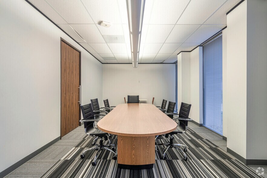 More Photos Of 519 N Sam Houston Pky E, Houston Medical For Lease