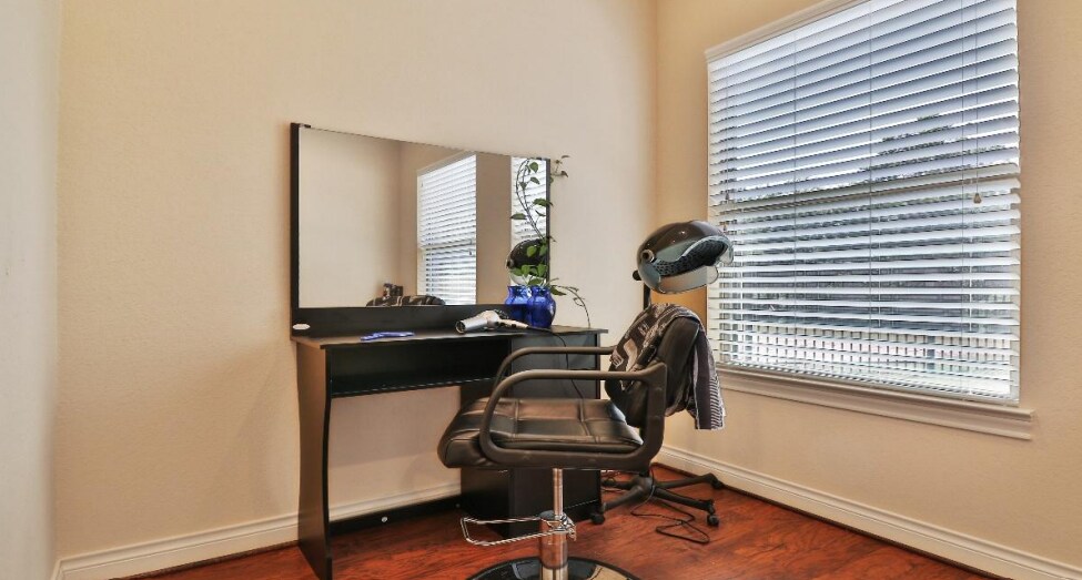 More Photos Of 196 Camelot St, Conroe Assisted Living For Sale