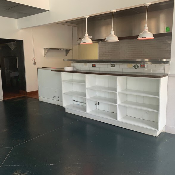More Photos Of 1700 W Division St, Chicago Apartments For Lease