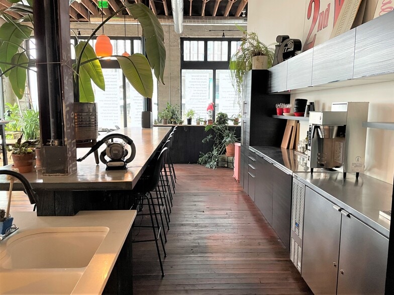 More Photos Of 9 SE 3rd Ave, Portland Loft Creative Space For Sale
