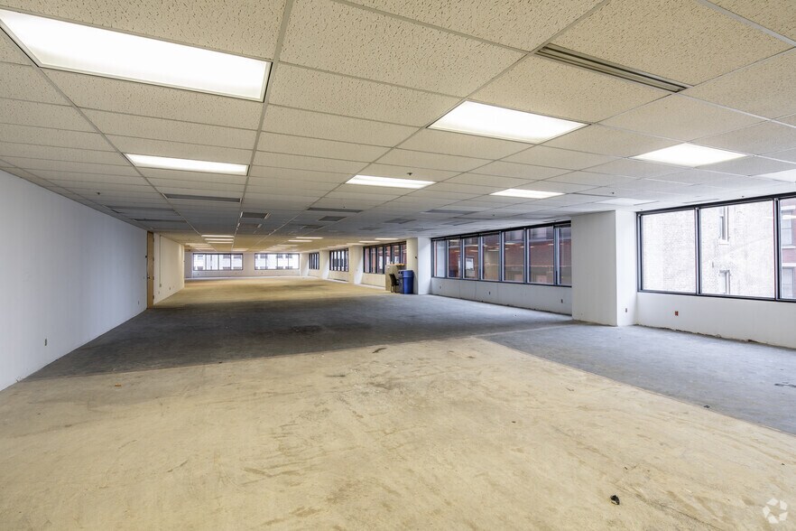 More Photos Of 200 N Broadway, Saint Louis Office For Lease