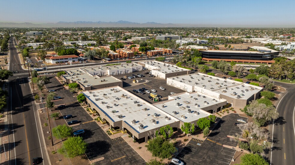 More Photos Of 2320 W Mission Ln, Phoenix Unknown For Lease