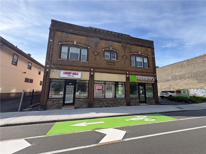 More Photos Of 757 W Main St, Rochester Multifamily For Sale