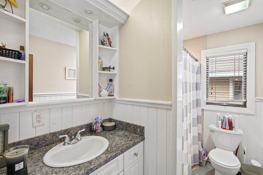 More Photos Of 65 Grand Central Ave, Lavallette Storefront Retail Residential For Sale