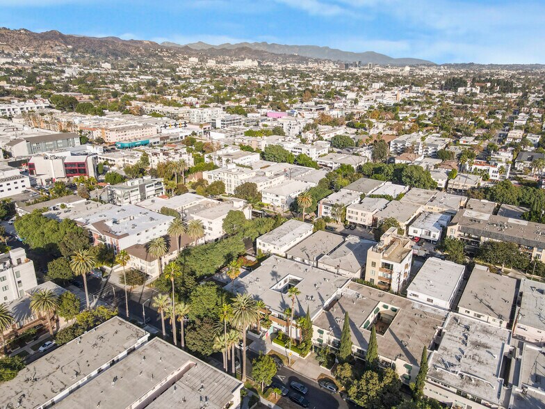 More Photos Of 540 N Orlando Ave, Los Angeles Apartments For Sale