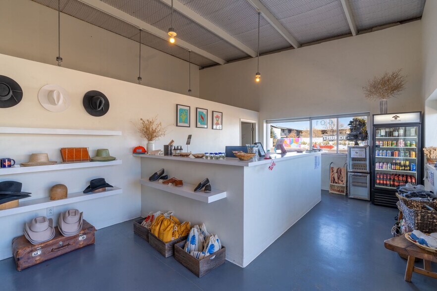 More Photos Of 601 W San Antonio St, Marfa Hotel For Sale