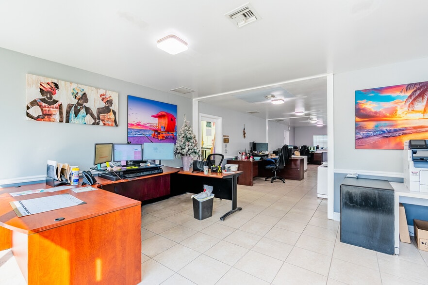 More Photos Of 820 35th Ct, Vero Beach Warehouse For Sale