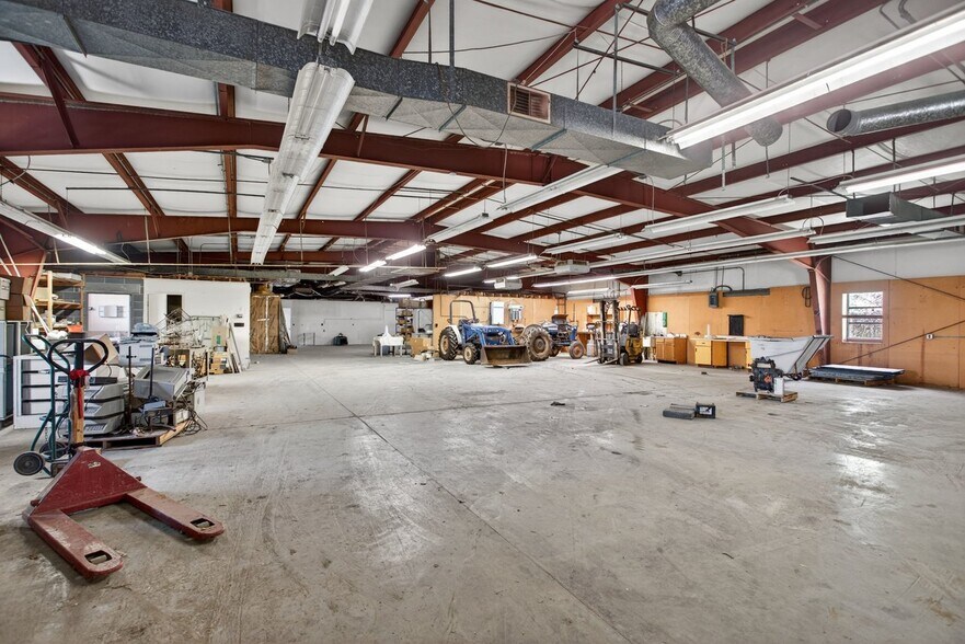 More Photos Of 52 Mid Valley Ln, Verona Warehouse For Sale