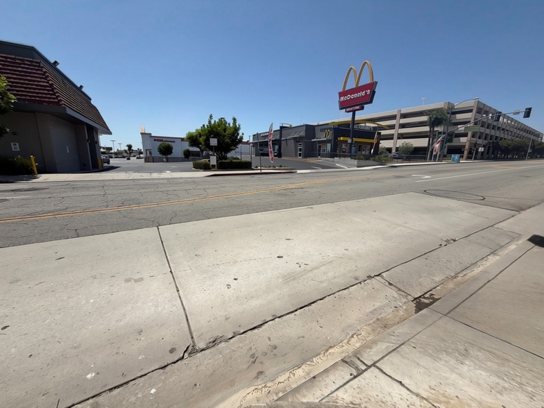 More Photos Of 2099 S Atlantic Blvd, Monterey Park Storefront For Sale