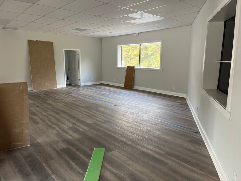 More Photos Of 4975 Highway 78, Lilburn Unknown For Lease