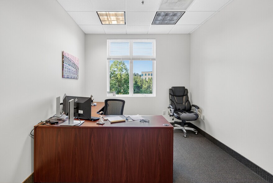 More Photos Of 46165 Westlake Dr, Sterling Medical For Sale