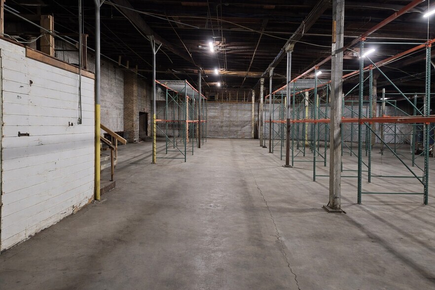 More Photos Of 432 N Royal St, Jackson Warehouse For Lease