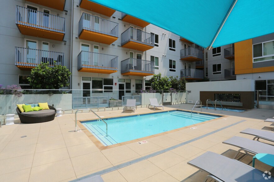 More Photos Of 424 W Pico Blvd, Los Angeles Apartments For Lease