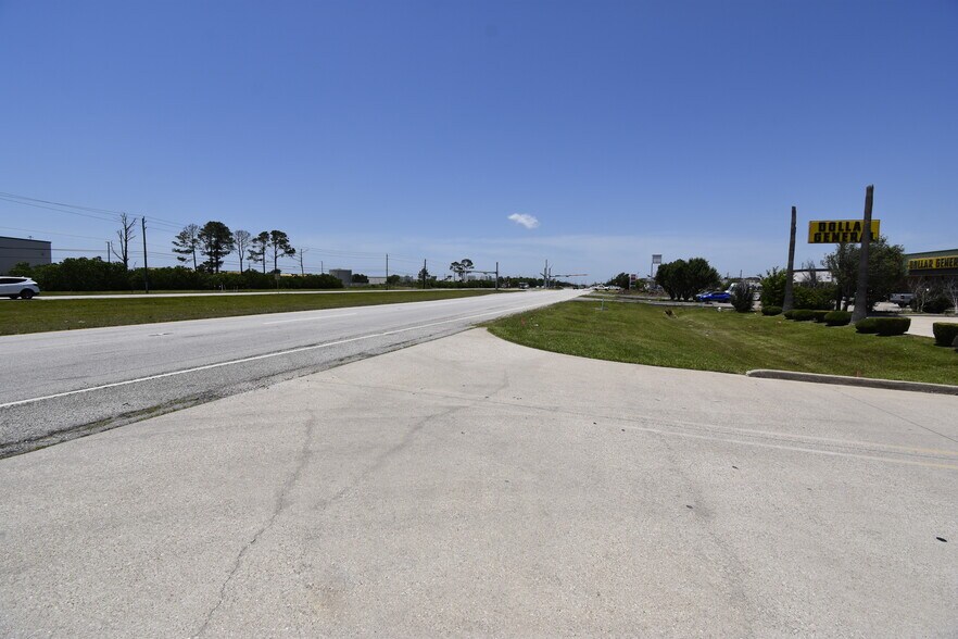 More Photos Of 10407 W Fairmont Pky, La Porte Medical For Lease