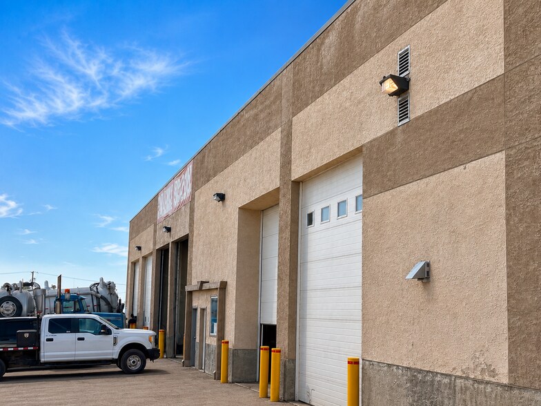 More Photos Of 4907 1st Ave, Edson Light Distribution For Lease
