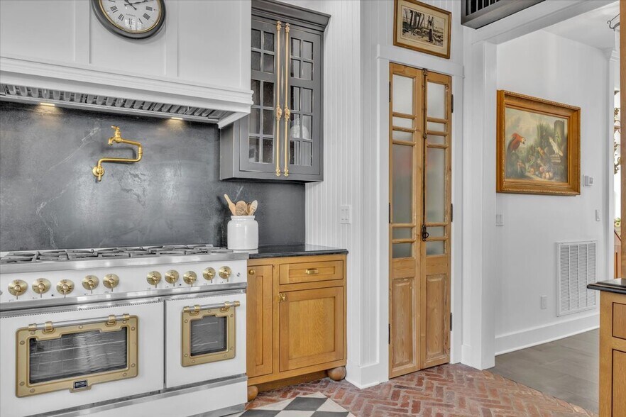 More Photos Of 8241 Main St, Bokeelia General Retail For Sale