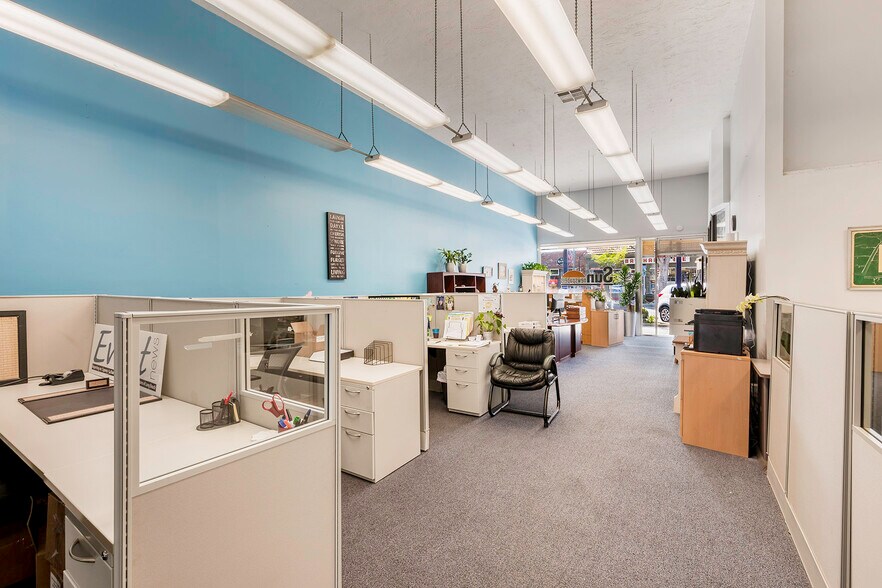 More Photos Of 216 Main St, Seal Beach Storefront For Lease