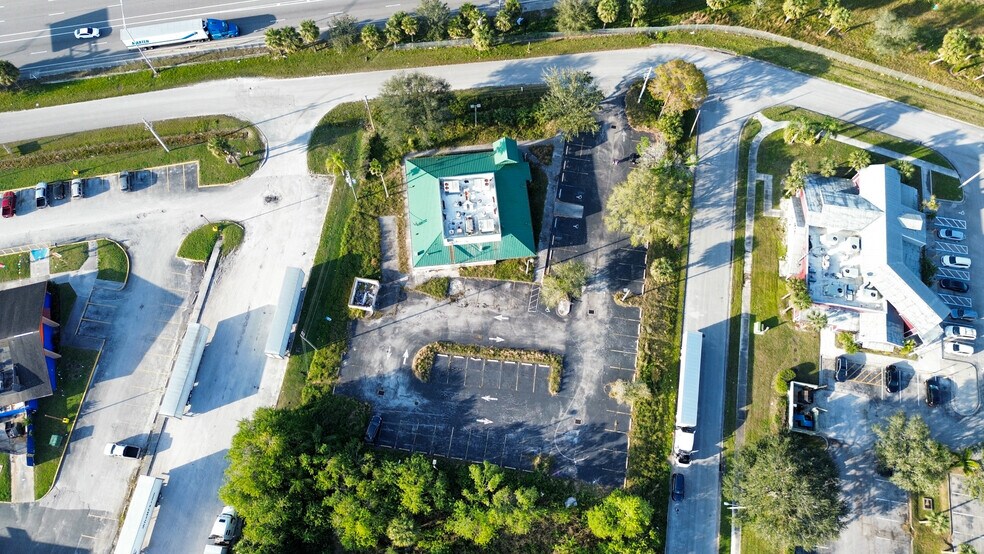 More Photos Of 6501 Darter Ct, Fort Pierce Restaurant For Sale