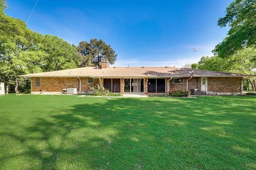 More Photos Of 722 E Wheatland Rd, Duncanville Office For Sale