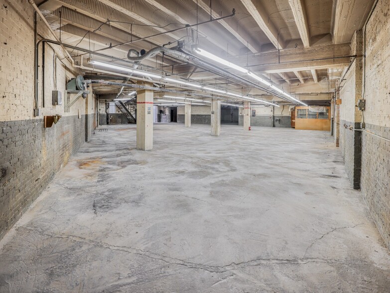More Photos Of 918 Rickenbach St, Pittsburgh Distribution For Lease