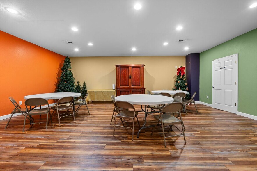 More Photos Of 8861 Botanical Ave, Caseyville Specialty For Sale