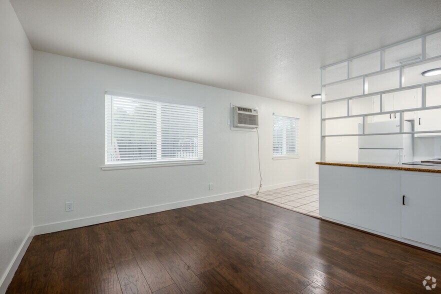 More Photos Of 3130-3132 3rd Ave, Sacramento Apartments For Sale