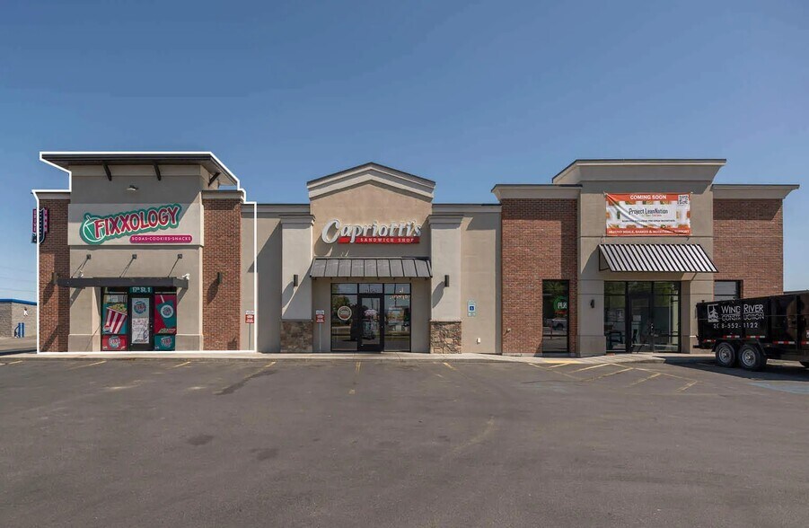 More Photos Of 2565 E 17th St, Ammon Storefront For Lease