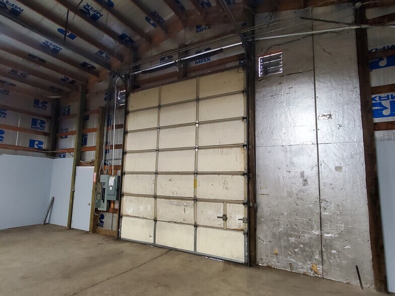 More Photos Of 1390 Commercial Way, Clarkston Manufacturing For Sale