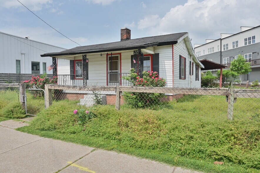 More Photos Of 5900 California Ave, Nashville Storefront Retail Office For Sale