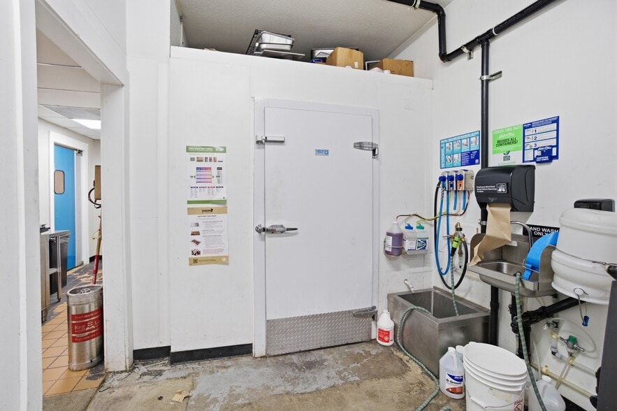 More Photos Of 4405-4435 Liberty Rd S, Salem Restaurant For Lease