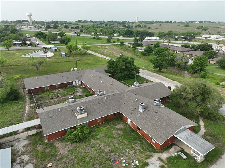 More Photos Of 209 Country Club Dr, Karnes City Rehabilitation Center For Lease