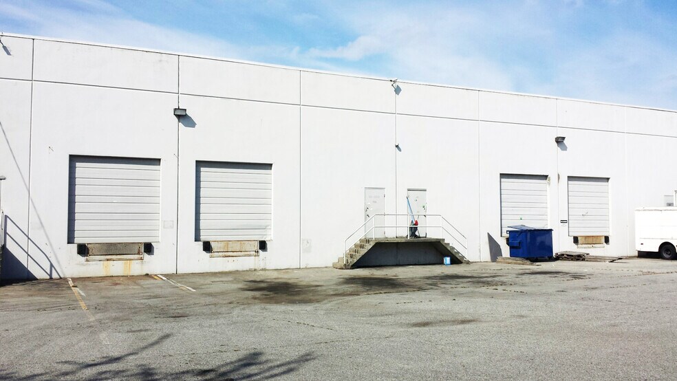 More Photos Of 11120 Bridgeport Rd, Richmond Warehouse For Lease